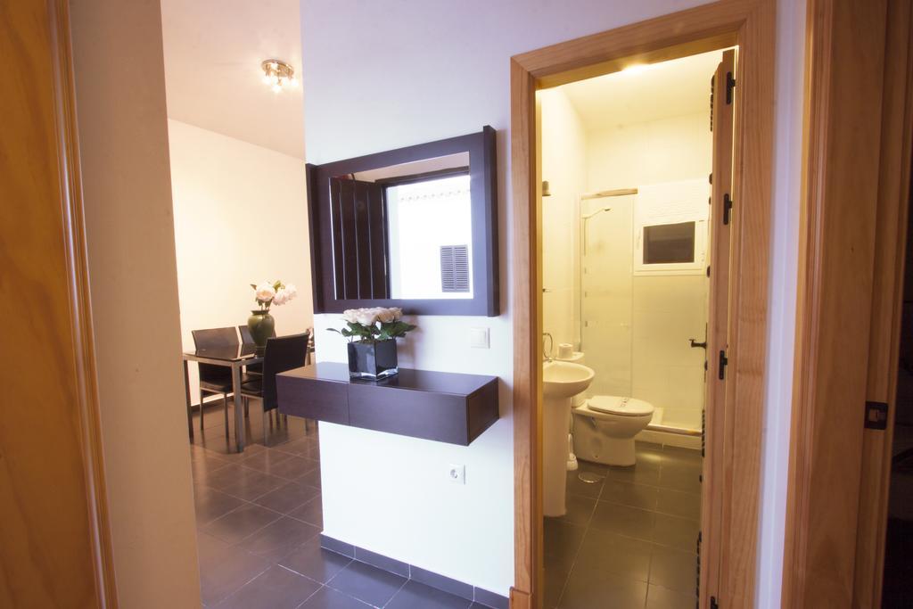 Apartamentos Puerta Sierra Puerto Serrano Bagian luar foto