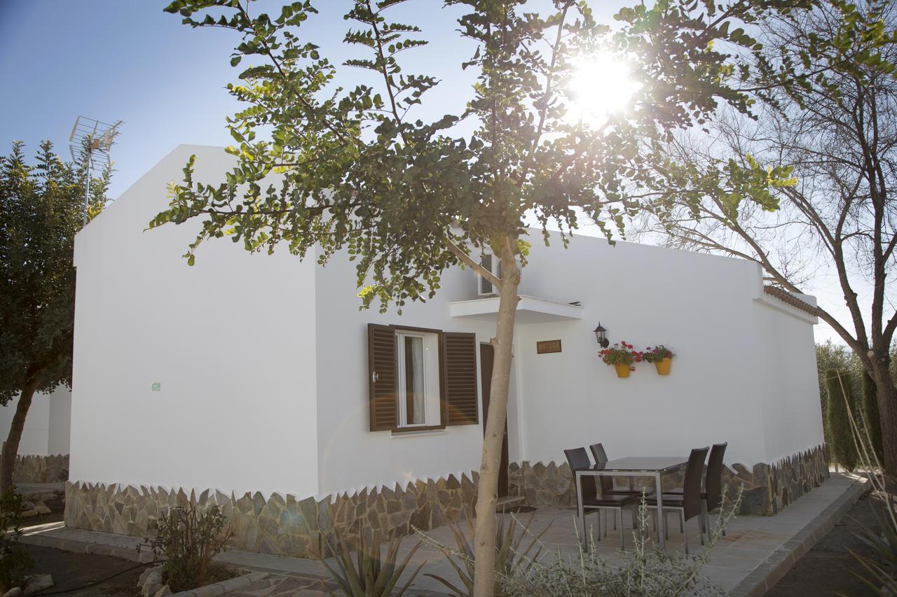 Apartamentos Puerta Sierra Puerto Serrano Bagian luar foto
