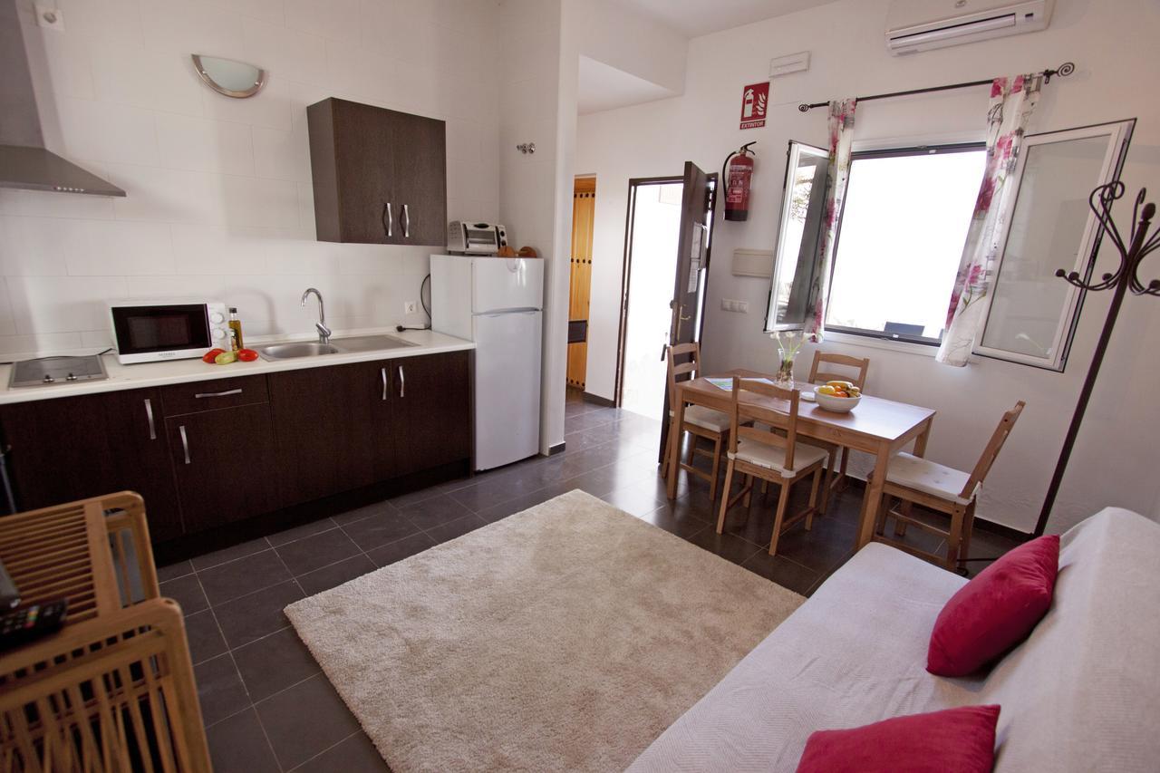 Apartamentos Puerta Sierra Puerto Serrano Bagian luar foto